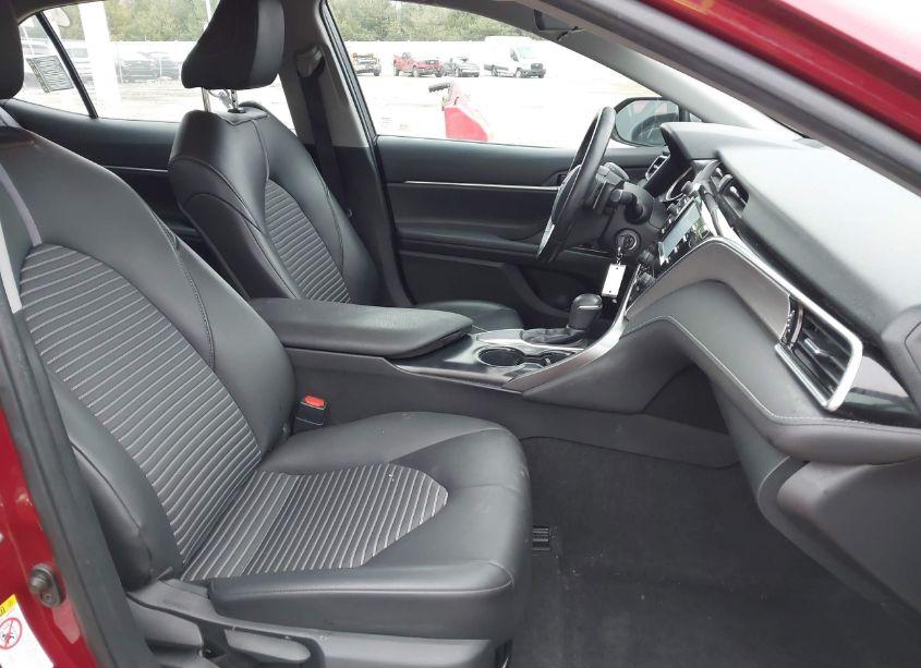 Photo 5 of 2018 Toyota Camry SE (VIN 4T1B11HK4JU580361)