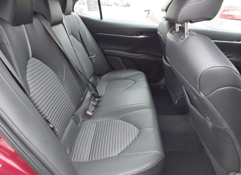 Photo 8 of 2018 Toyota Camry SE (VIN 4T1B11HK4JU580361)