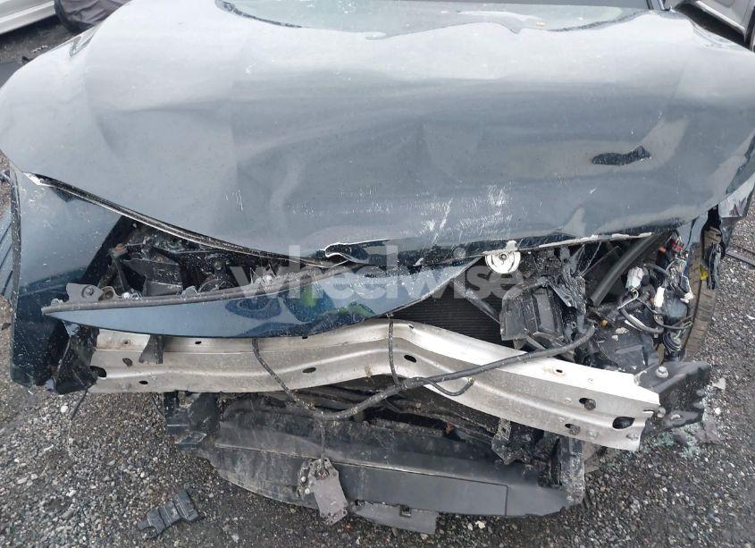 Photo 13 of 2018 Toyota Camry LE (VIN 4T1B11HK4JU582921)