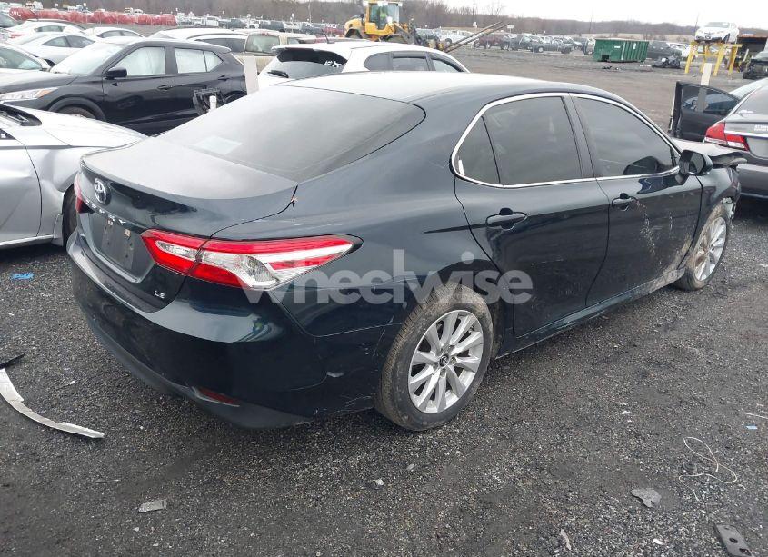Photo 4 of 2018 Toyota Camry LE (VIN 4T1B11HK4JU582921)