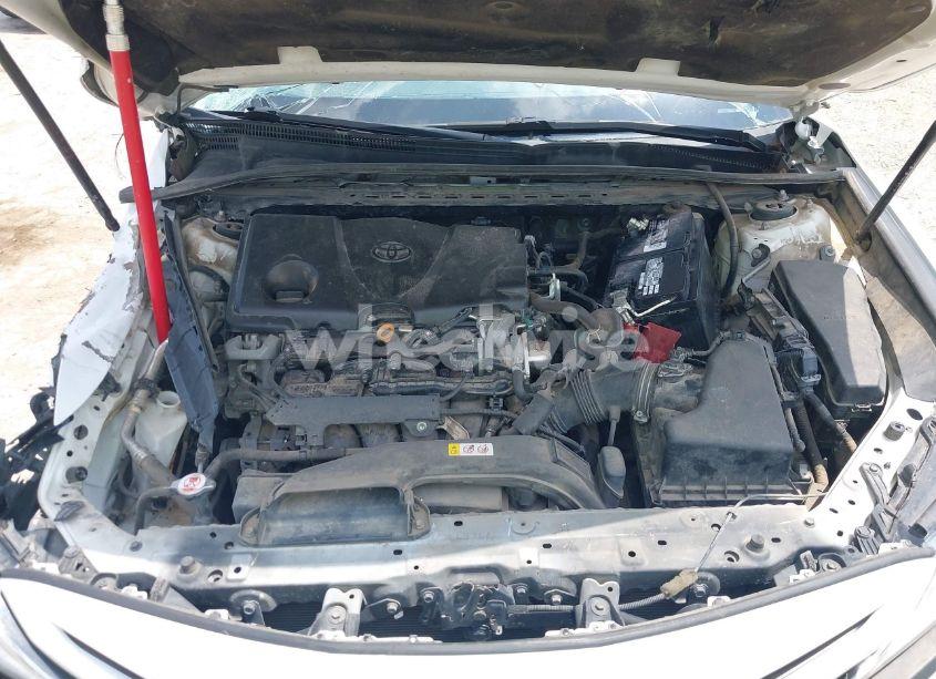 Photo 10 of 2018 Toyota Camry SE (VIN 4T1B11HK4JU583390)