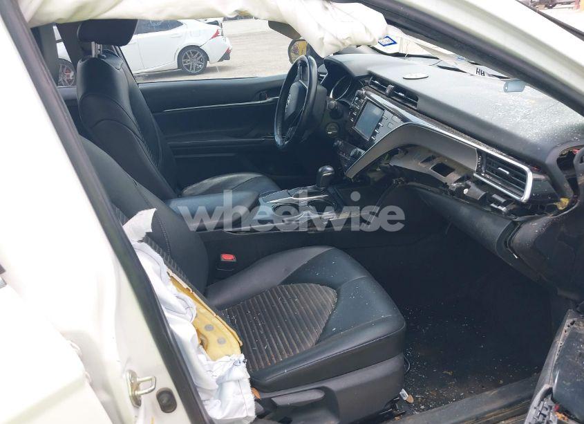 Photo 5 of 2018 Toyota Camry SE (VIN 4T1B11HK4JU583390)