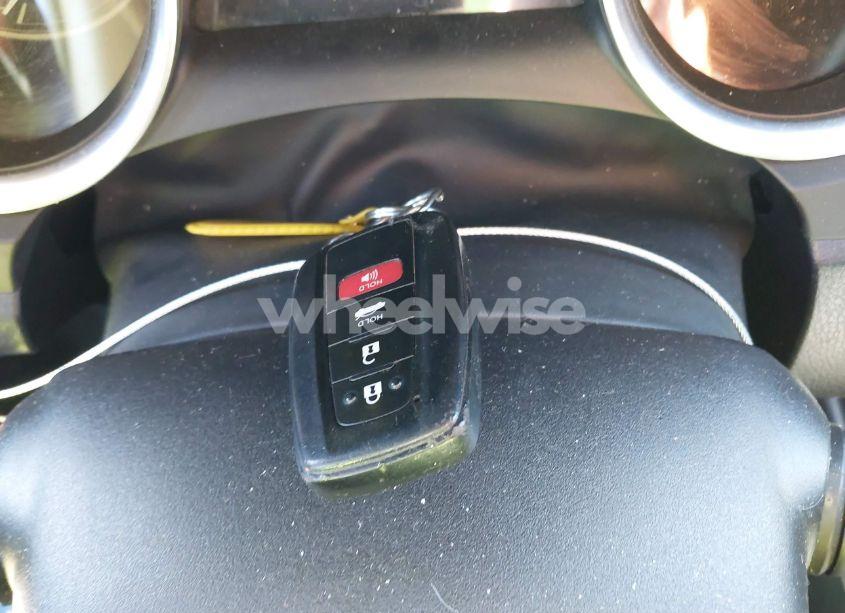 Photo 11 of 2018 Toyota Camry SE (VIN 4T1B11HK4JU585740)