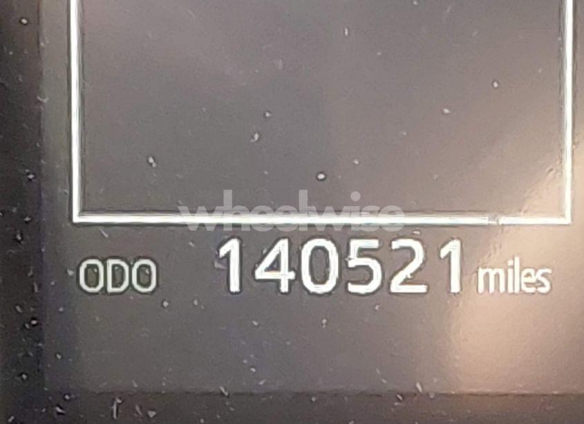 Photo 15 of 2018 Toyota Camry SE (VIN 4T1B11HK4JU585740)