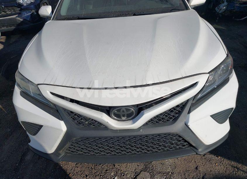 Photo 12 of 2018 Toyota Camry SE (VIN 4T1B11HK4JU598424)