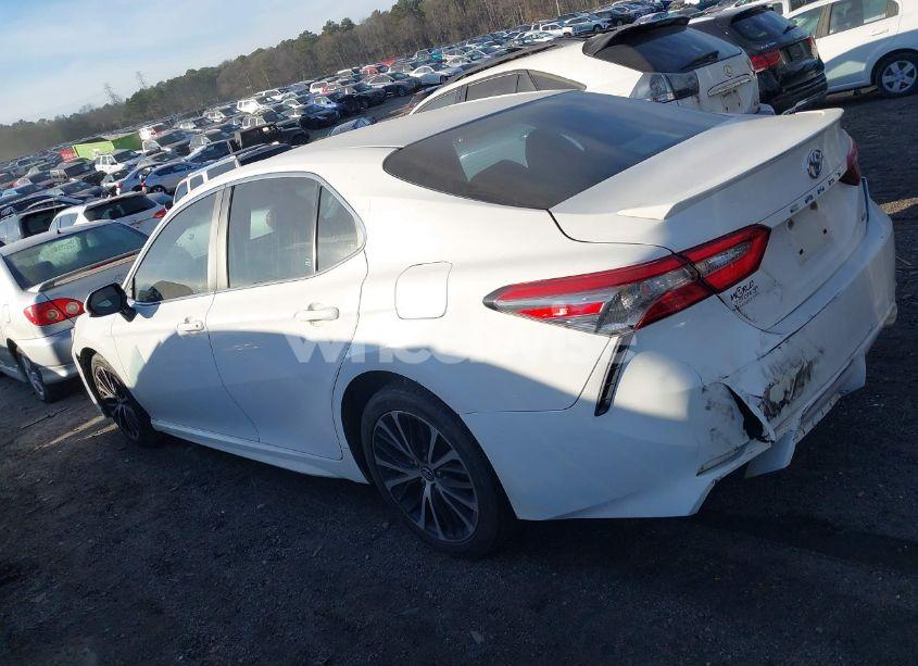 Photo 14 of 2018 Toyota Camry SE (VIN 4T1B11HK4JU598424)