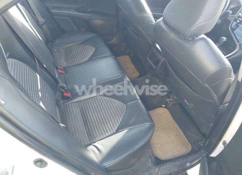 Photo 8 of 2018 Toyota Camry SE (VIN 4T1B11HK4JU598424)