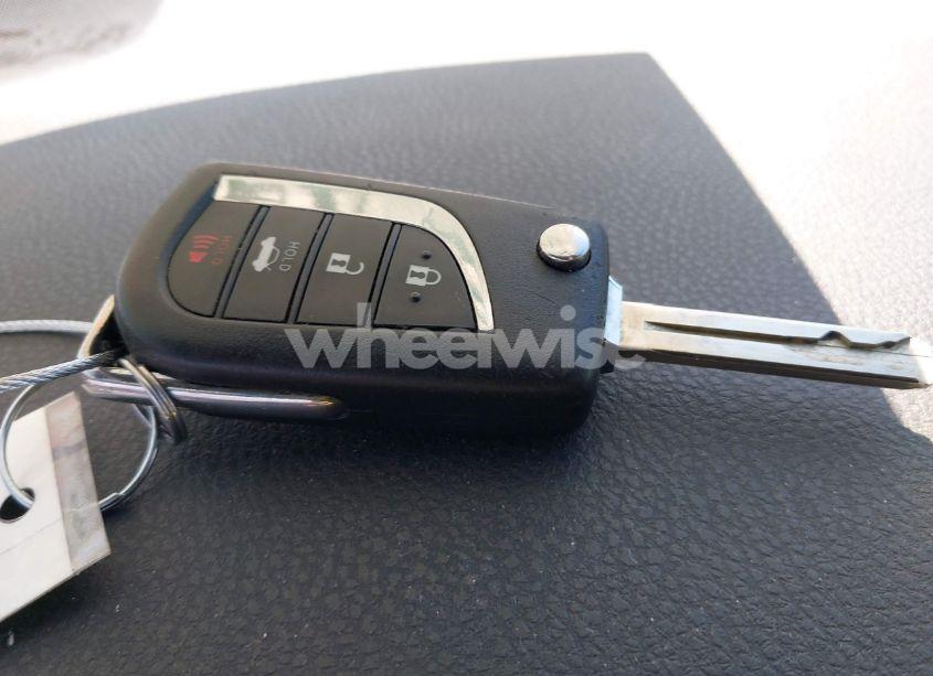 Photo 11 of 2018 Toyota Camry SE (VIN 4T1B11HK4JU602889)