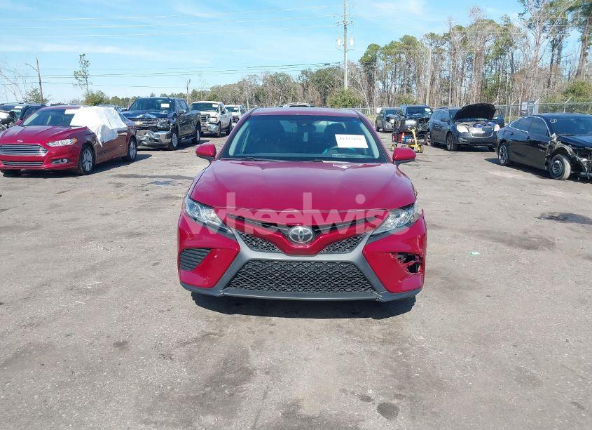 Photo 12 of 2018 Toyota Camry SE (VIN 4T1B11HK4JU602889)