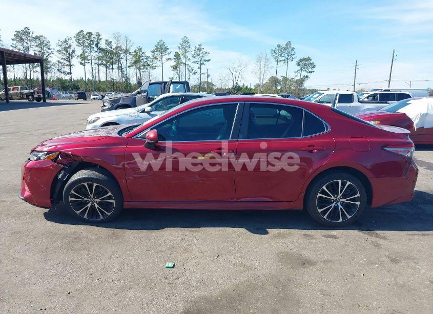Photo 14 of 2018 Toyota Camry SE (VIN 4T1B11HK4JU602889)