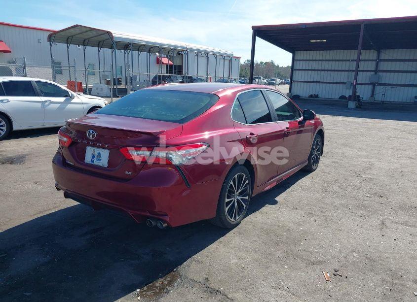 Photo 4 of 2018 Toyota Camry SE (VIN 4T1B11HK4JU602889)