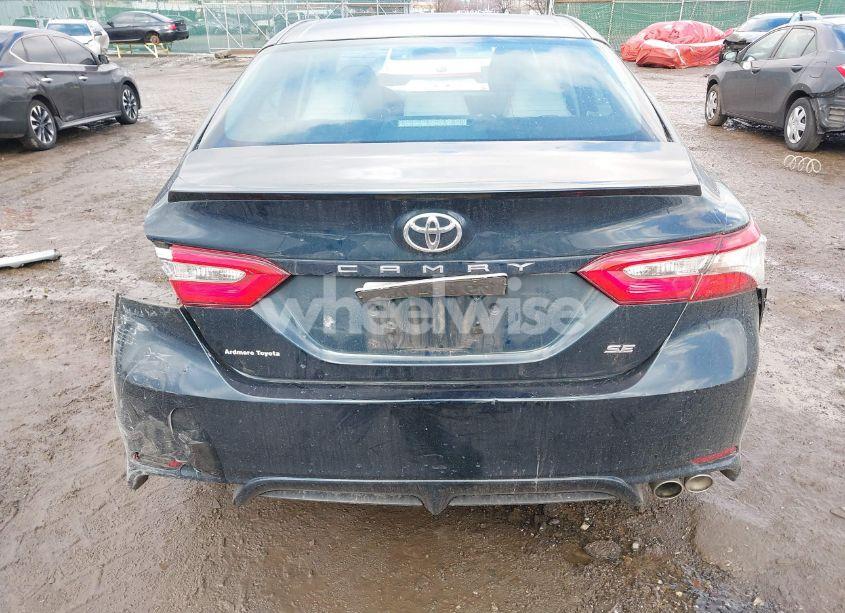 Photo 16 of 2018 Toyota Camry SE (VIN 4T1B11HK4JU652658)