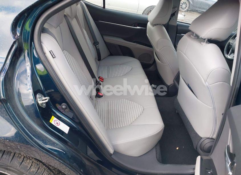 Photo 8 of 2018 Toyota Camry SE (VIN 4T1B11HK4JU652658)