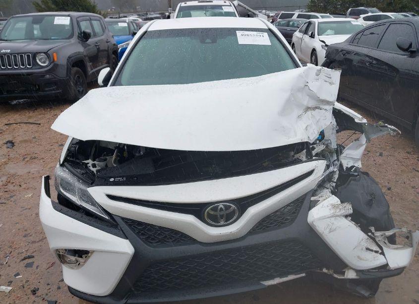 Photo 12 of 2018 Toyota Camry SE (VIN 4T1B11HK4JU662395)