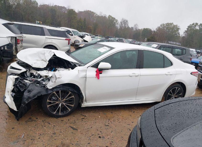 Photo 14 of 2018 Toyota Camry SE (VIN 4T1B11HK4JU662395)