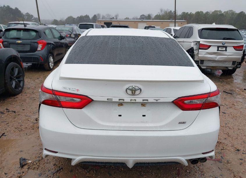 Photo 16 of 2018 Toyota Camry SE (VIN 4T1B11HK4JU662395)