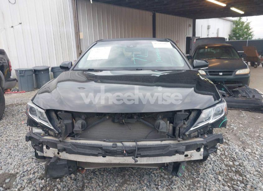 Photo 13 of 2018 Toyota Camry LE (VIN 4T1B11HK4JU676037)