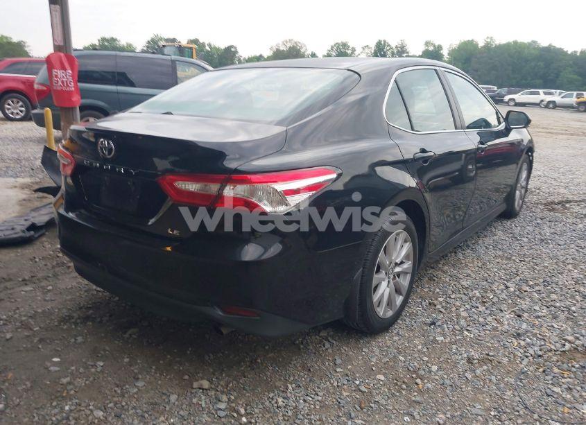 Photo 4 of 2018 Toyota Camry LE (VIN 4T1B11HK4JU676037)