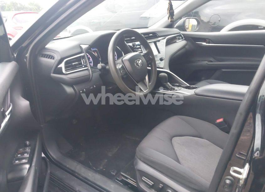 Photo 5 of 2018 Toyota Camry LE (VIN 4T1B11HK4JU676037)