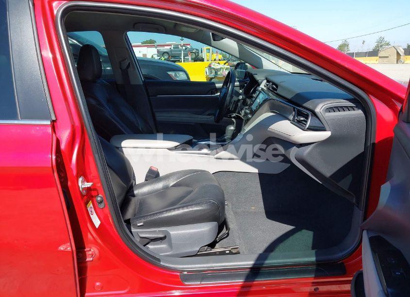 Photo 5 of 2019 Toyota Camry SE (VIN 4T1B11HK4KU161797)