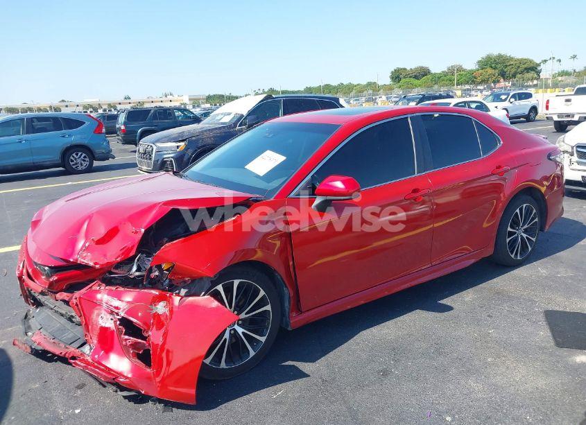 Photo 2 of 2019 Toyota Camry SE (VIN 4T1B11HK4KU168863)