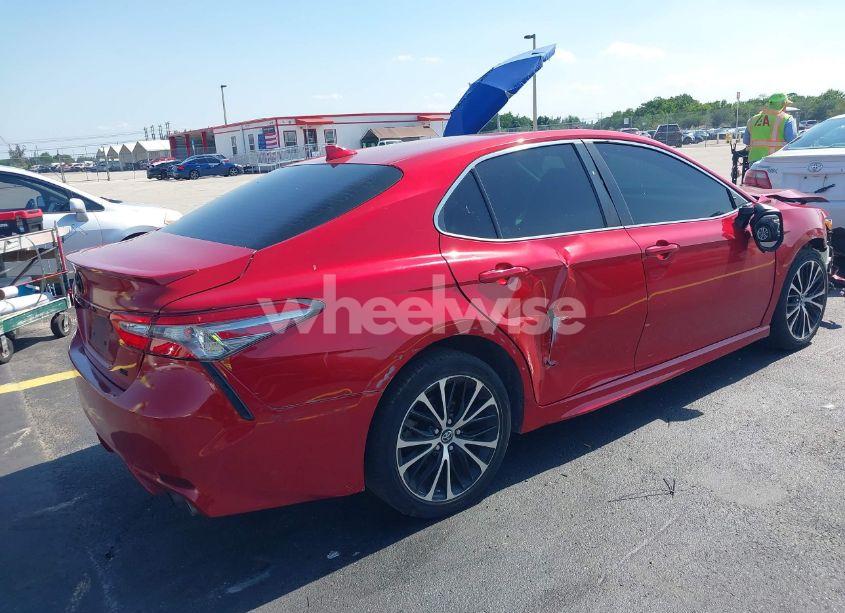 Photo 4 of 2019 Toyota Camry SE (VIN 4T1B11HK4KU168863)