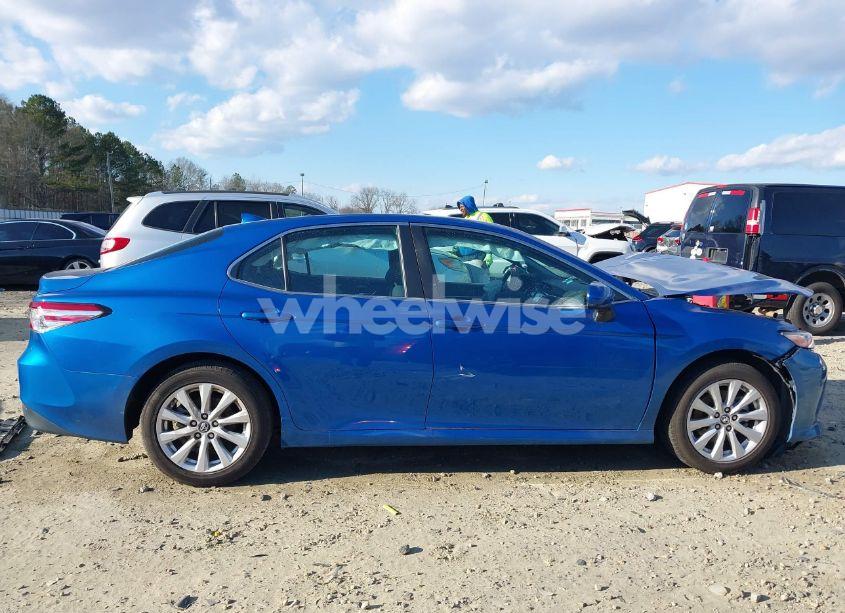 Photo 13 of 2019 Toyota Camry LE (VIN 4T1B11HK4KU175733)