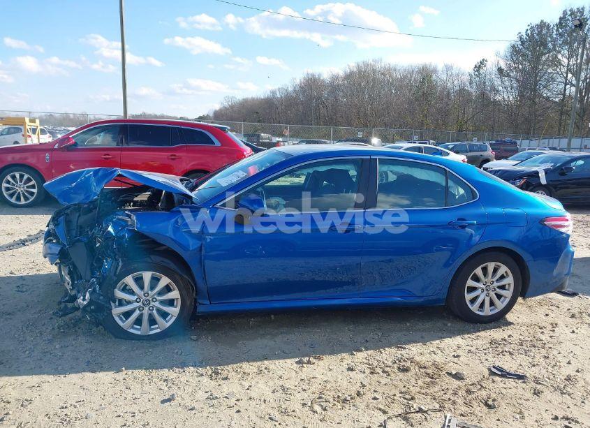 Photo 14 of 2019 Toyota Camry LE (VIN 4T1B11HK4KU175733)