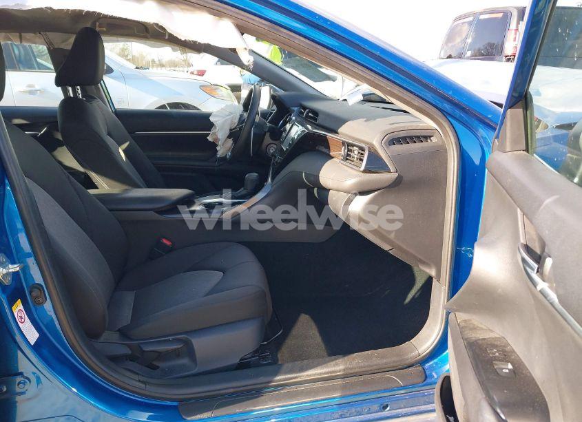 Photo 5 of 2019 Toyota Camry LE (VIN 4T1B11HK4KU175733)