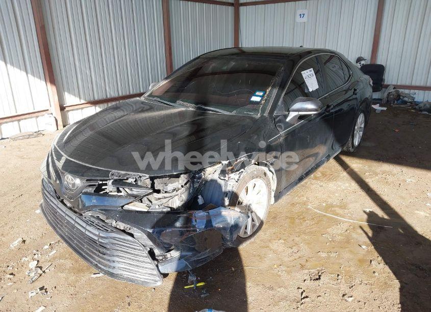 Photo 2 of 2019 Toyota Camry LE (VIN 4T1B11HK4KU176235)