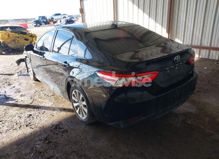 Photo 3 of 2019 Toyota Camry LE (VIN 4T1B11HK4KU176235)