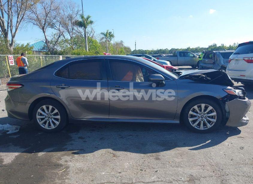 Photo 12 of 2019 Toyota Camry LE (VIN 4T1B11HK4KU184304)