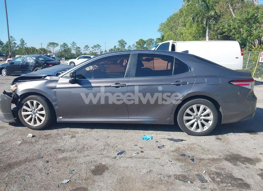 Photo 13 of 2019 Toyota Camry LE (VIN 4T1B11HK4KU184304)