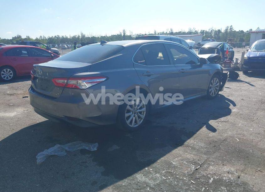Photo 4 of 2019 Toyota Camry LE (VIN 4T1B11HK4KU184304)