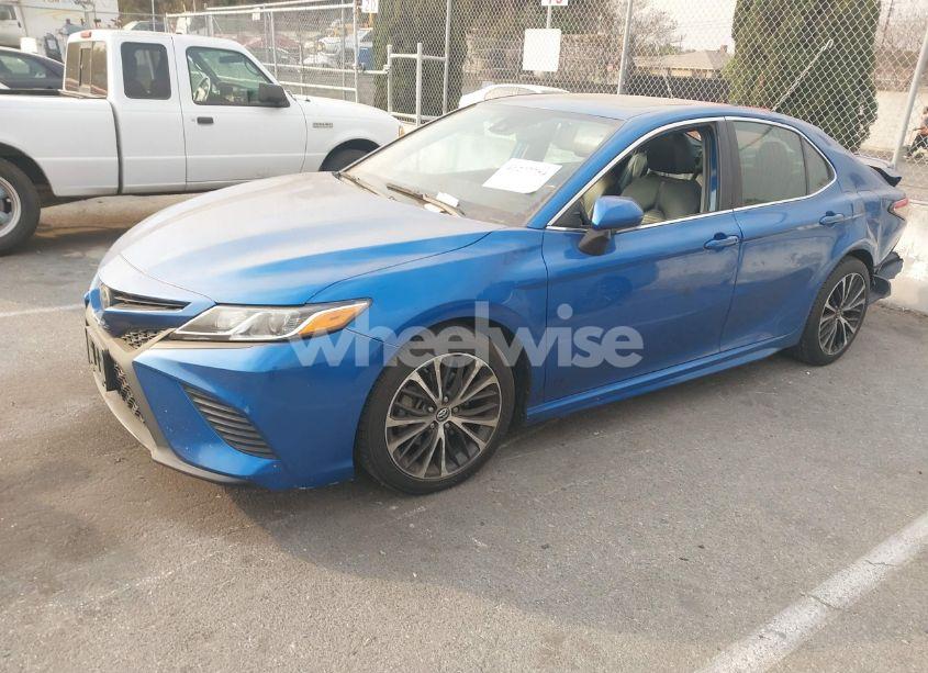 Photo 2 of 2019 Toyota Camry SE (VIN 4T1B11HK4KU190183)