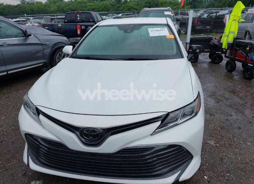 Photo 12 of 2019 Toyota Camry LE (VIN 4T1B11HK4KU192631)