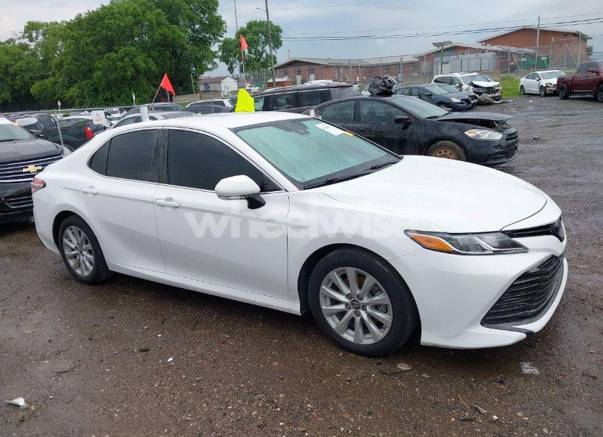 Photo 13 of 2019 Toyota Camry LE (VIN 4T1B11HK4KU192631)