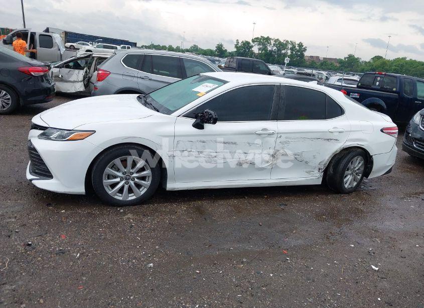 Photo 14 of 2019 Toyota Camry LE (VIN 4T1B11HK4KU192631)