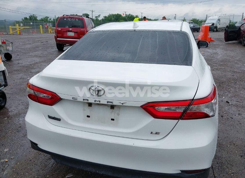 Photo 16 of 2019 Toyota Camry LE (VIN 4T1B11HK4KU192631)