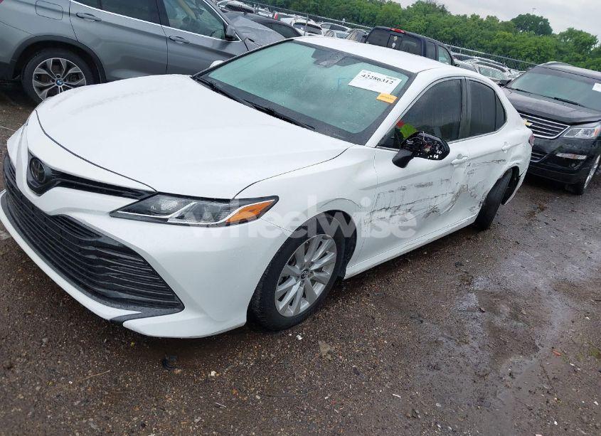 Photo 6 of 2019 Toyota Camry LE (VIN 4T1B11HK4KU192631)