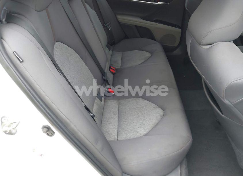 Photo 8 of 2019 Toyota Camry LE (VIN 4T1B11HK4KU192631)