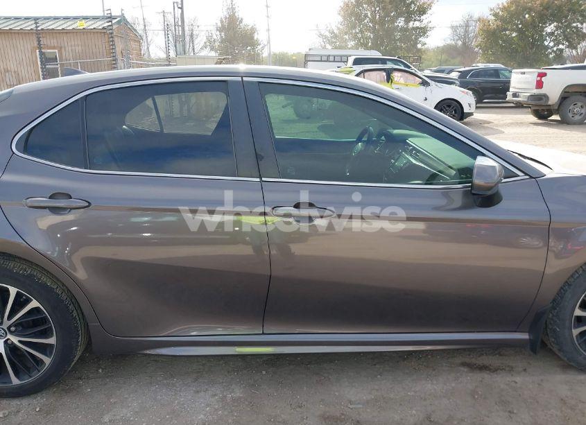 Photo 13 of 2019 Toyota Camry SE (VIN 4T1B11HK4KU214580)