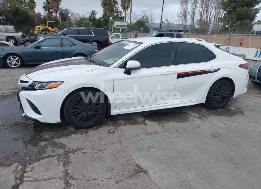 Photo 2 of 2019 Toyota Camry SE (VIN 4T1B11HK4KU217995)