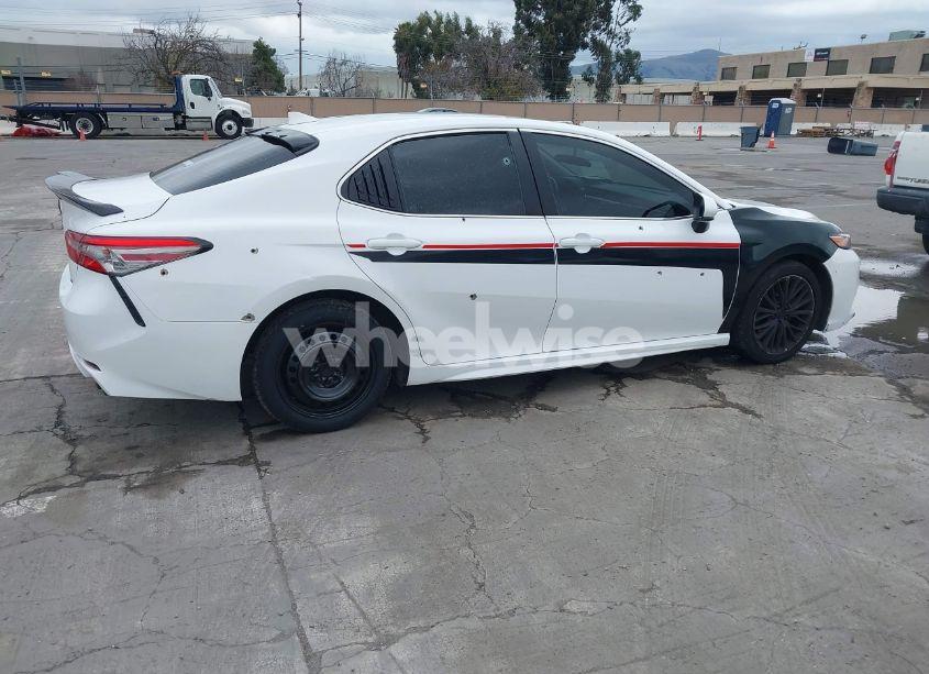 Photo 4 of 2019 Toyota Camry SE (VIN 4T1B11HK4KU217995)