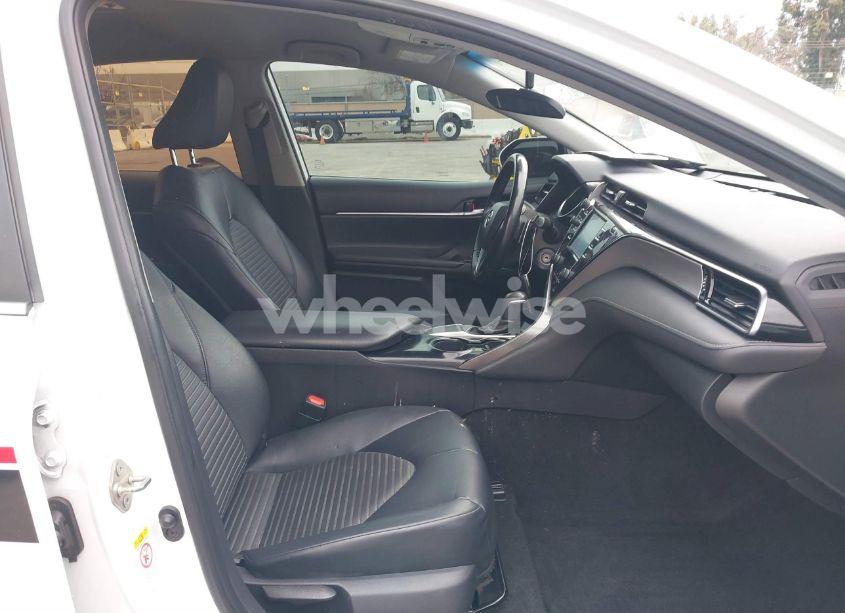 Photo 5 of 2019 Toyota Camry SE (VIN 4T1B11HK4KU217995)