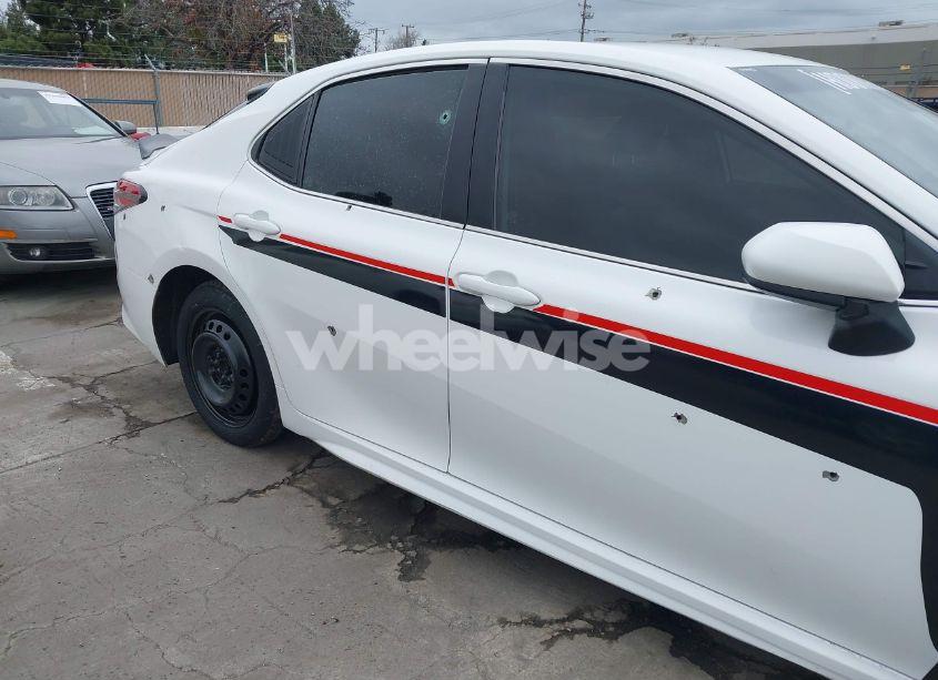 Photo 6 of 2019 Toyota Camry SE (VIN 4T1B11HK4KU217995)