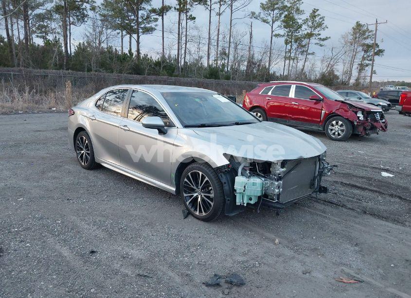 2019 Toyota Camry SE (VIN 4T1B11HK4KU218127) main photo