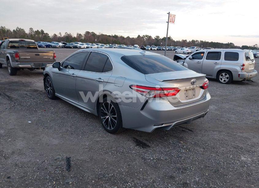 Photo 3 of 2019 Toyota Camry SE (VIN 4T1B11HK4KU218127)