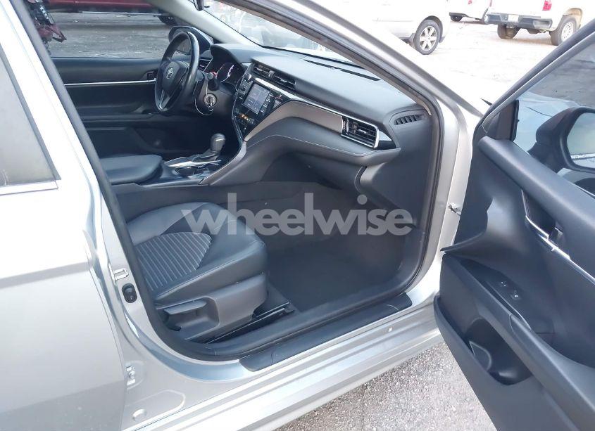 Photo 5 of 2019 Toyota Camry SE (VIN 4T1B11HK4KU218127)