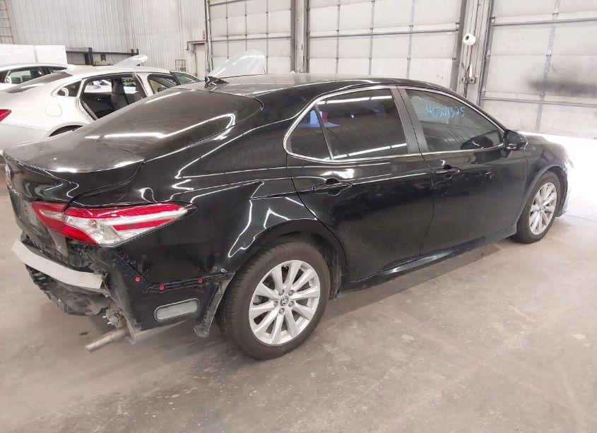 Photo 4 of 2019 Toyota Camry LE (VIN 4T1B11HK4KU232223)